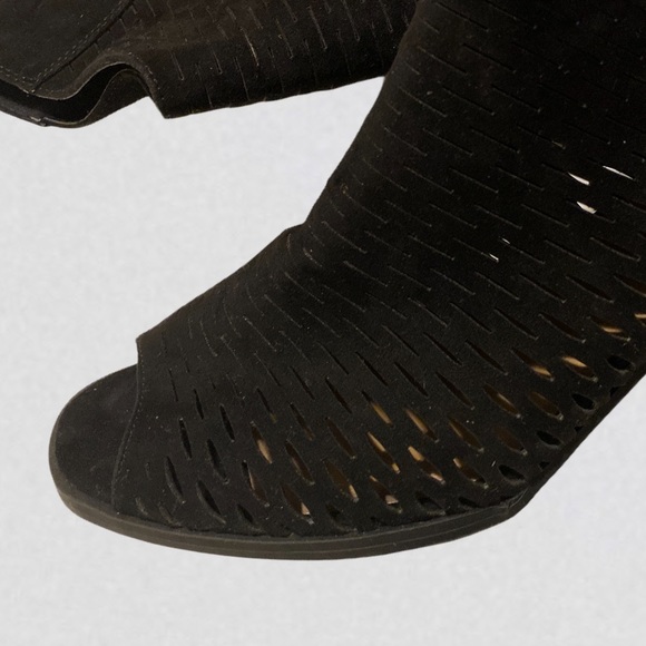 CL by Laundry Peep Toe Ankle Booties - Picture 6 of 6